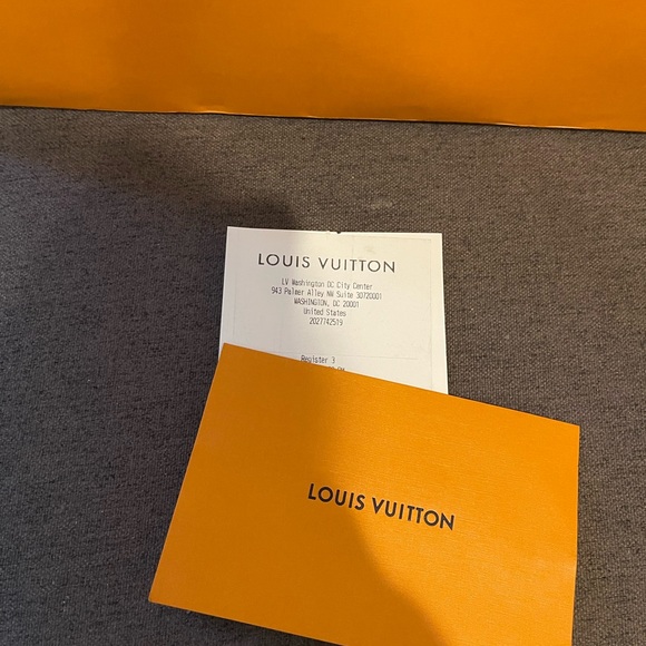 Gently worn authentic Louis Vuitton Timeout Sneakers size 38.5 (8.5) - Picture 7 of 7